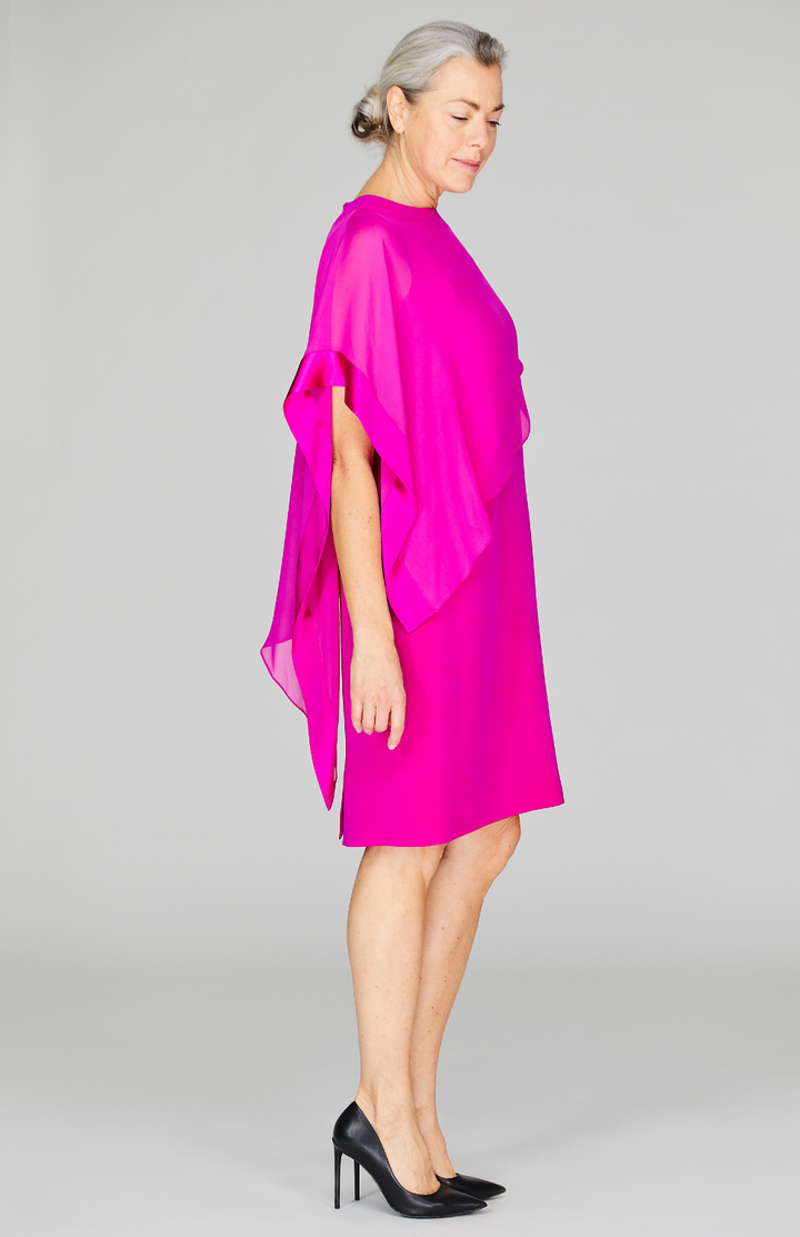 Fabienne is wearing Fuchsia in size XS.