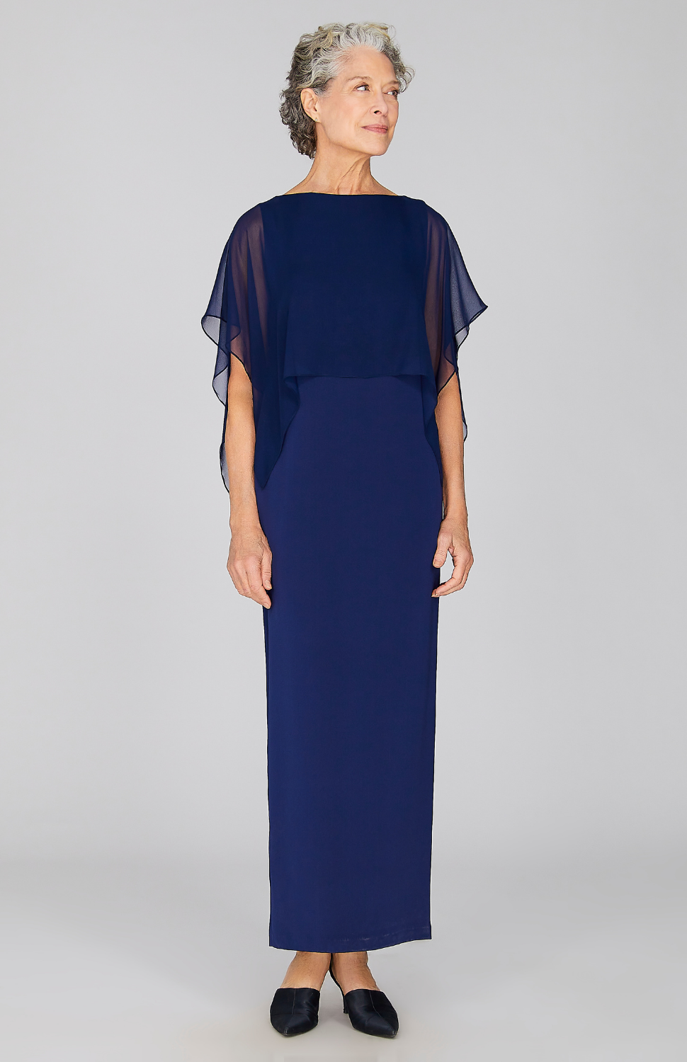 Nancy is wearing Marine in size XS.