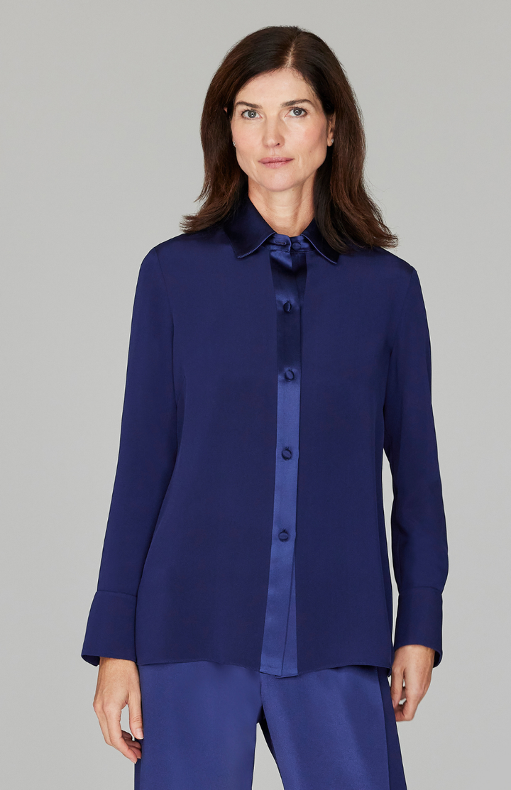 Ekaterina is 5'10" and wearing a size XS in Marine.