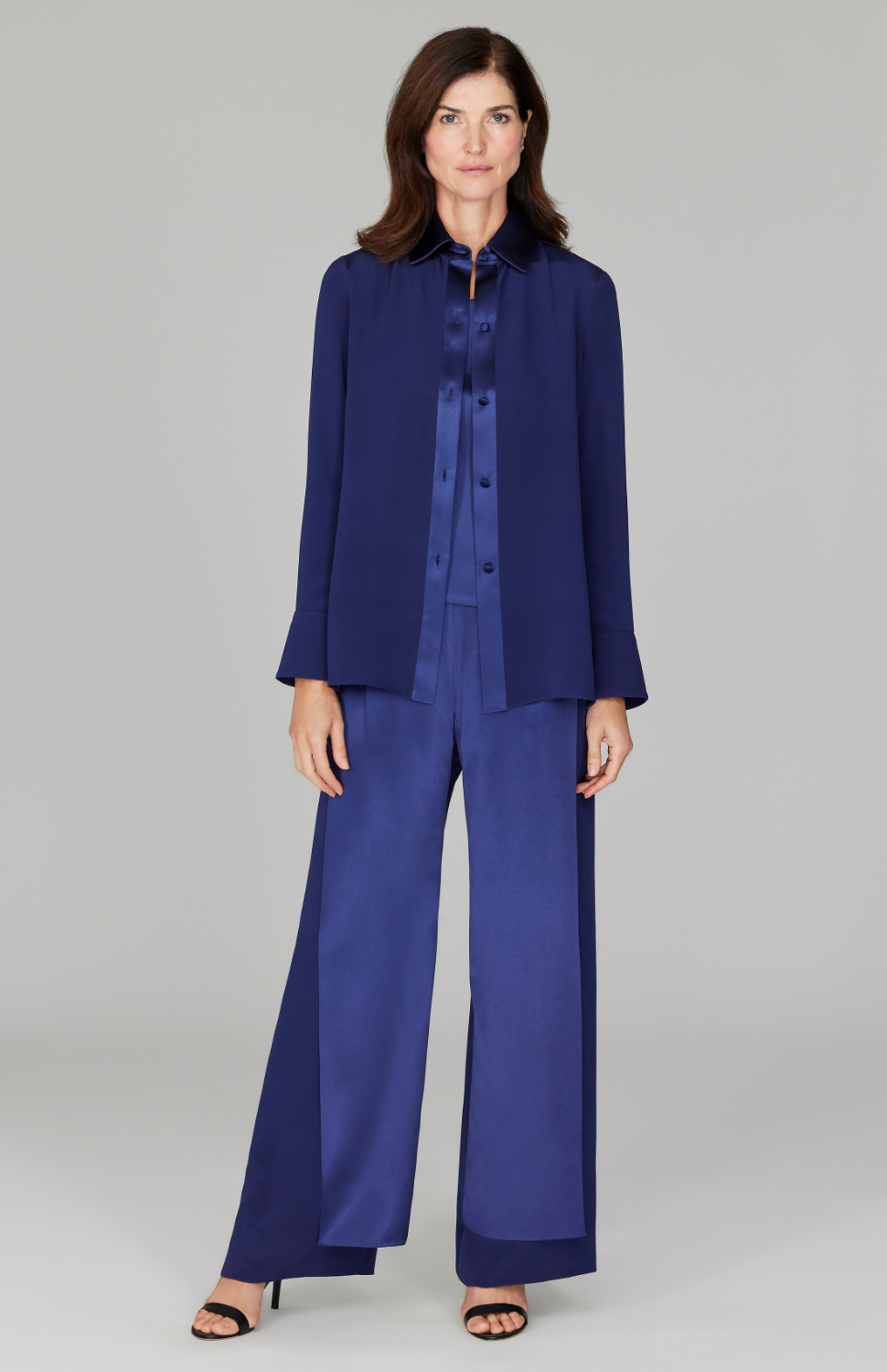 Ekaterina is 5'10" and wearing a size XS in Marine.