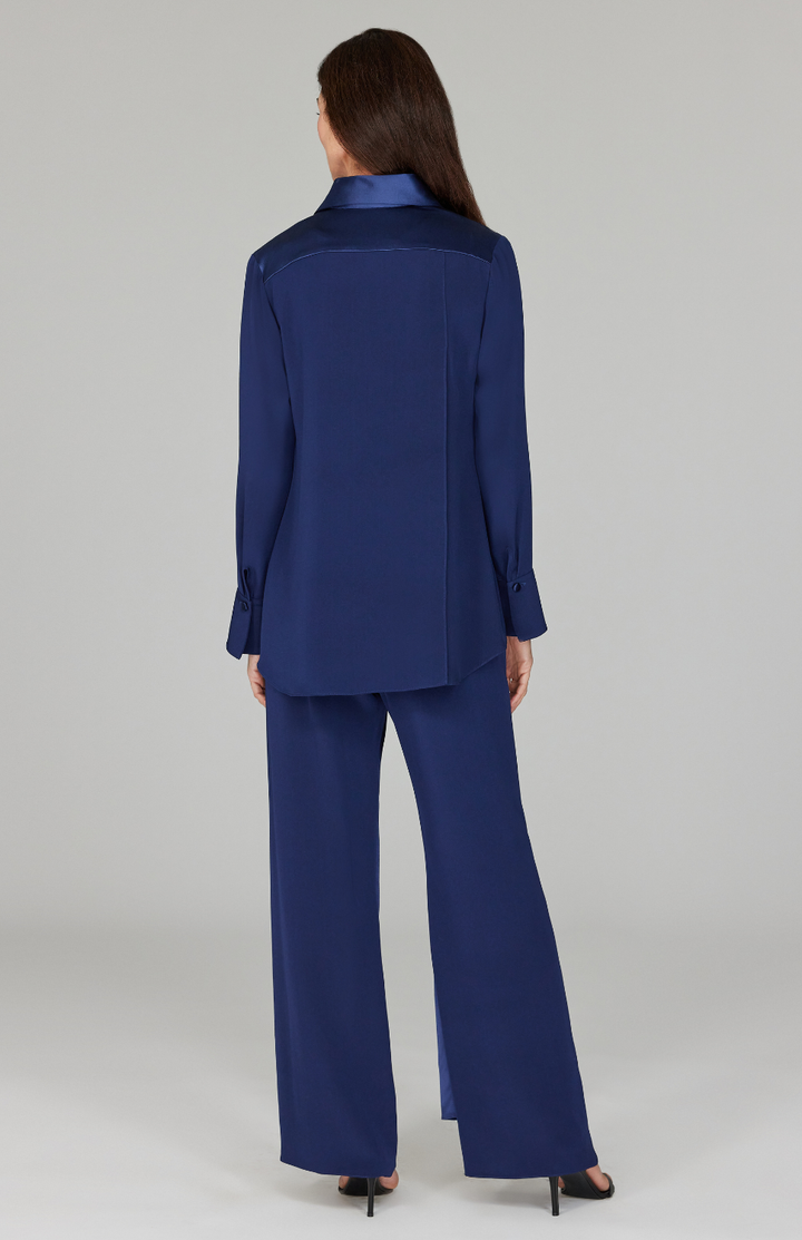 Ekaterina is 5'10" and wearing a size XS in Marine.