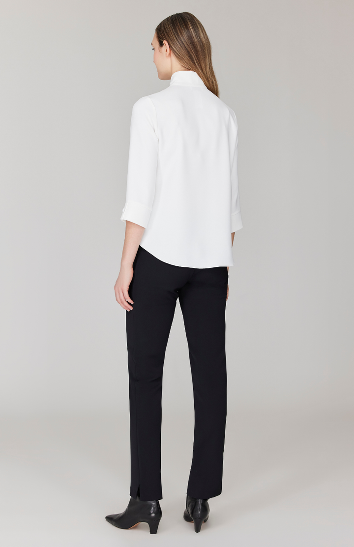 Morgan is 5' 11" and wearing Pearl in size XS.