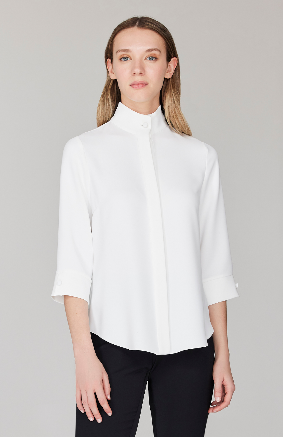 Morgan is 5' 11" and wearing Pearl in size XS.