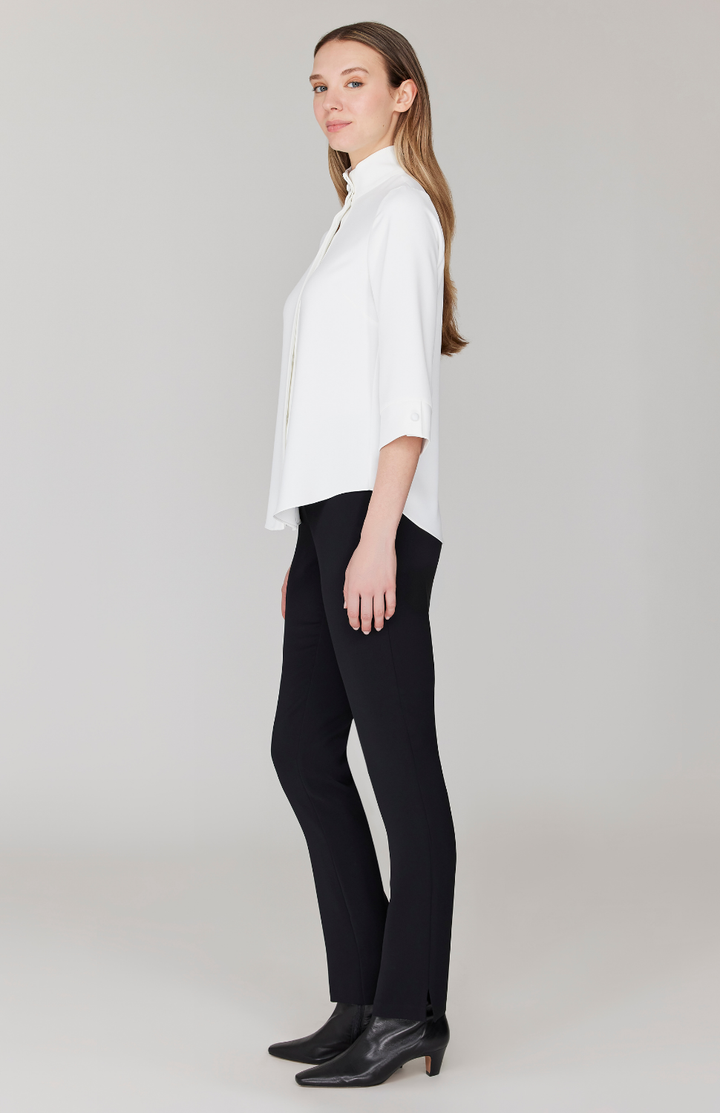 Morgan is 5' 11" and wearing Pearl in size XS.