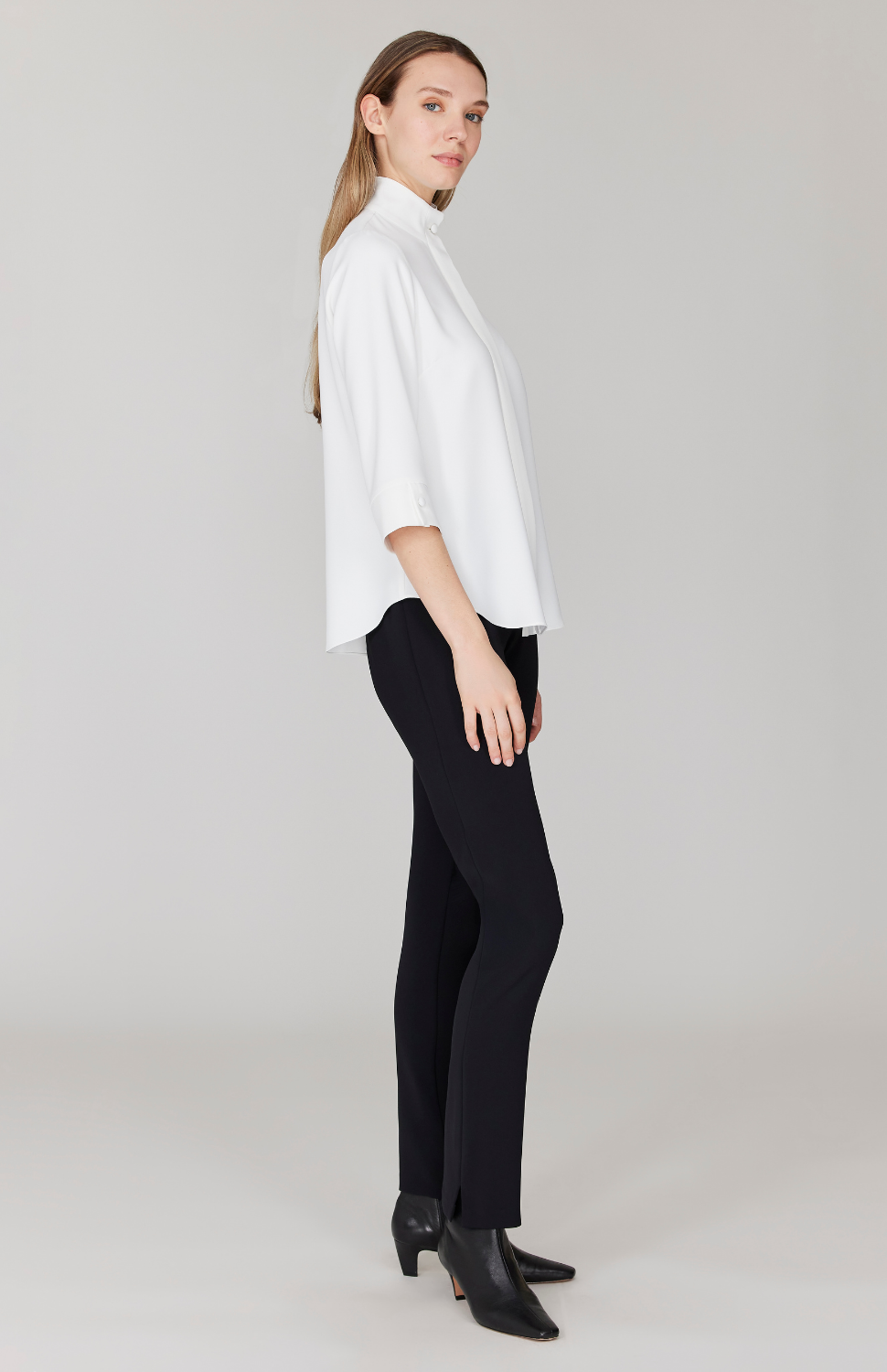 Morgan is 5' 11" and wearing Pearl in size XS.