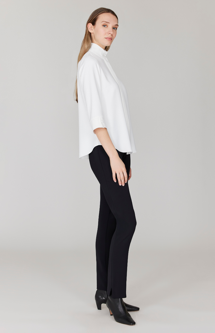 Morgan is 5' 11" and wearing Pearl in size XS.