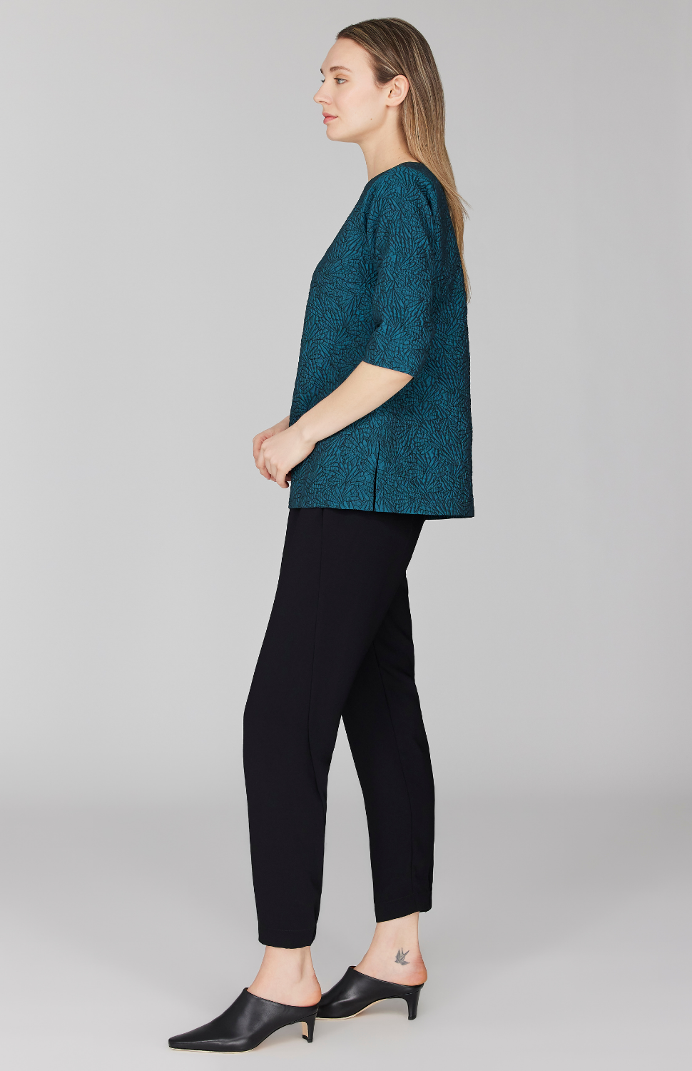 Etched Textural Jacquard 3/4 Sleeve Blouse