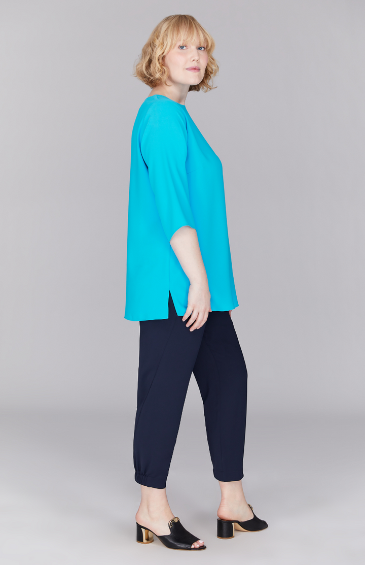 Molly is 5' 8.5" and Midnight in L.