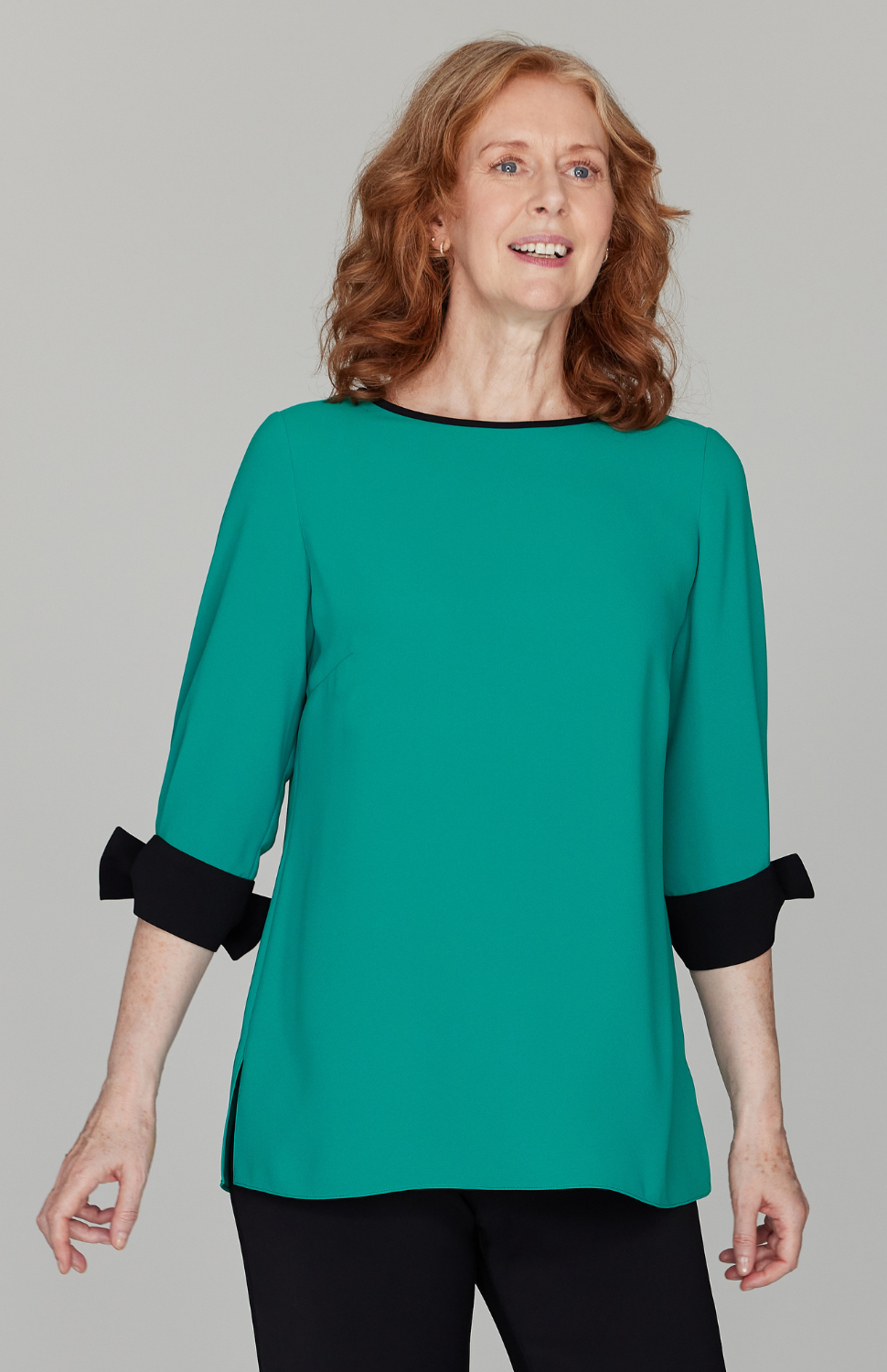 Amanda is 5'10" and is wearing a size XS in Green Teal.