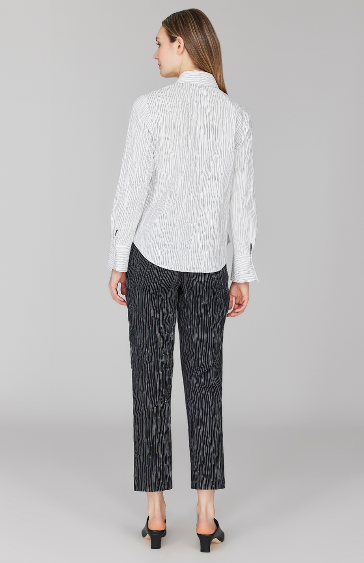 Morgan is 5' 11" and wearing Black in size XS.