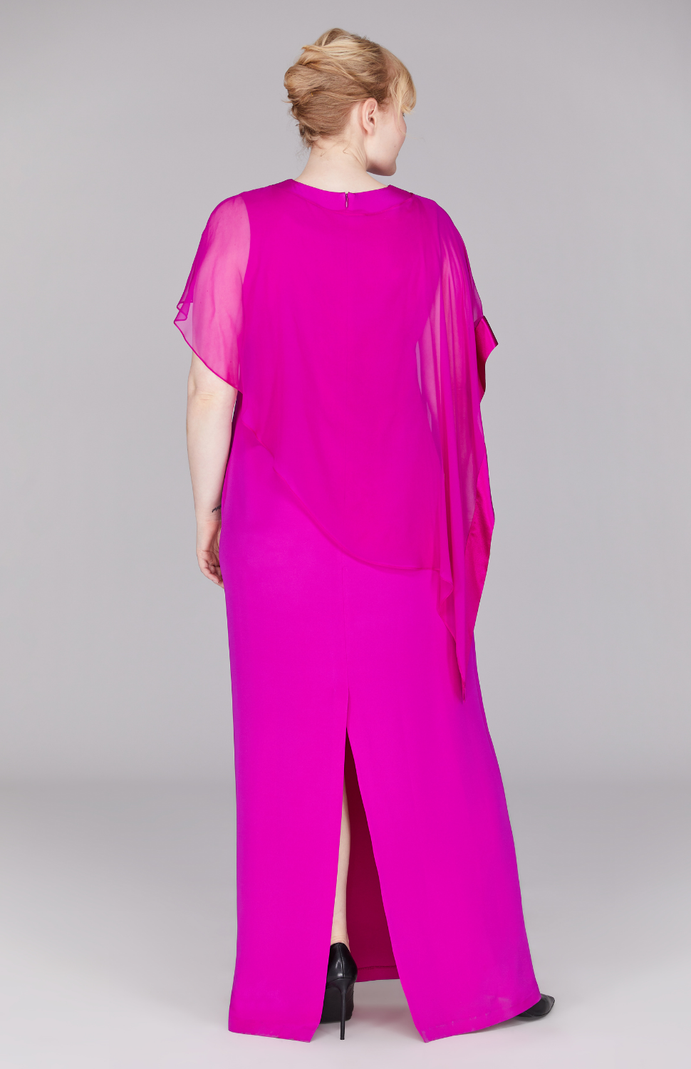 Molly is wearing Fuchsia in size M