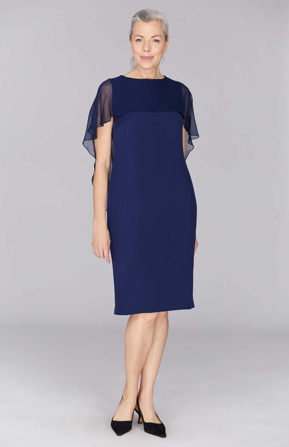 Fabienne is wearing Marine in size XS