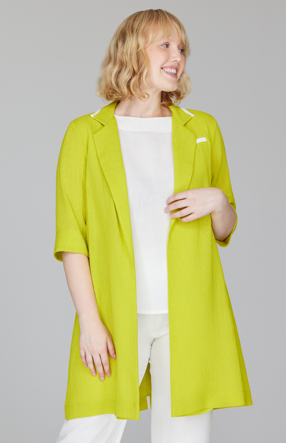 Molly is wearing Citrus in size M.