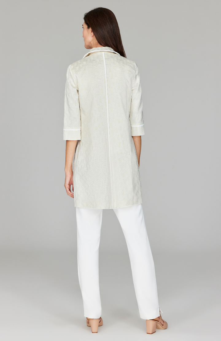 Ekaterina is 5'10" and wearing a size XS.