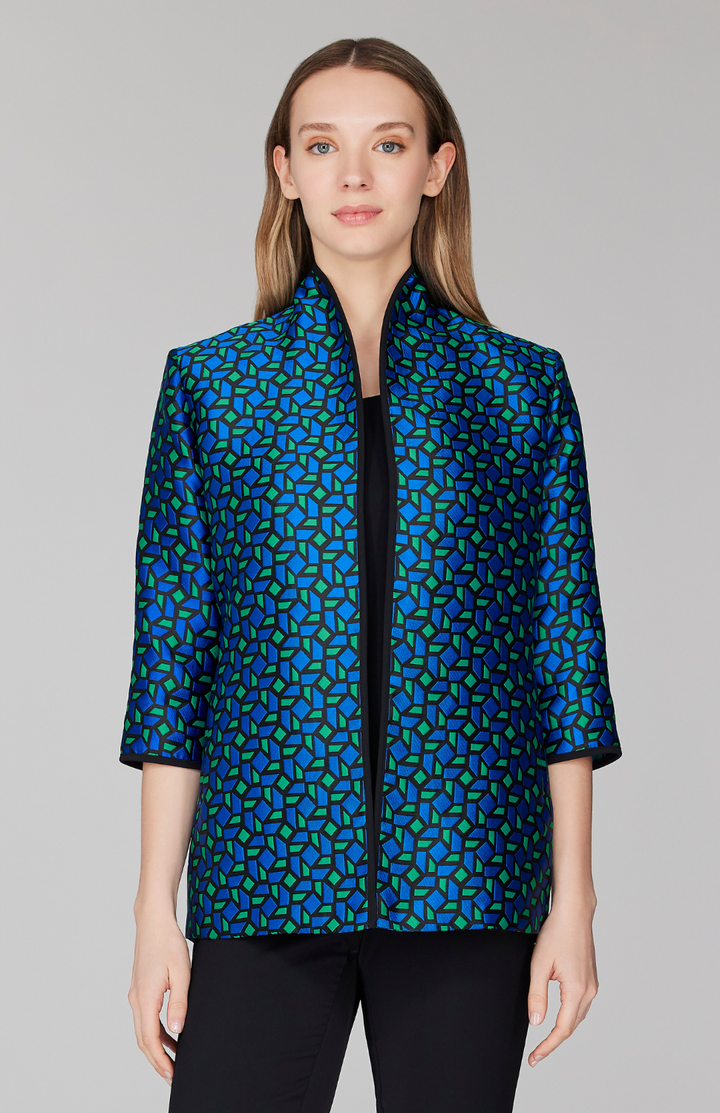 Morgan is 5' 11" and wearing Multi in size XS.