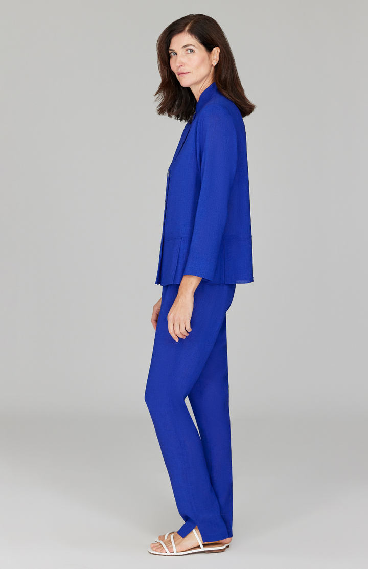 Ekaterina is 5'10" and wearing a size XS in Cobalt.
