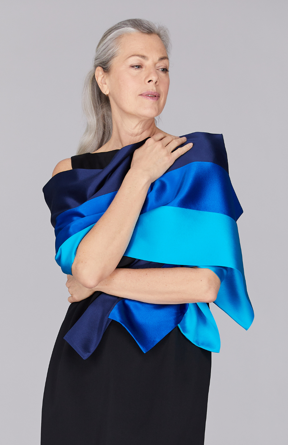 Fabienne is wearing Black in size XS