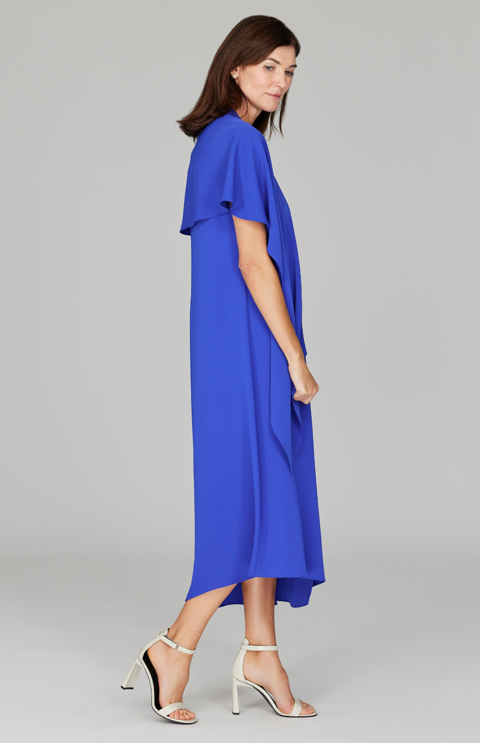 Ekaterina is 5'10" and wearing a size XS in Cobalt.