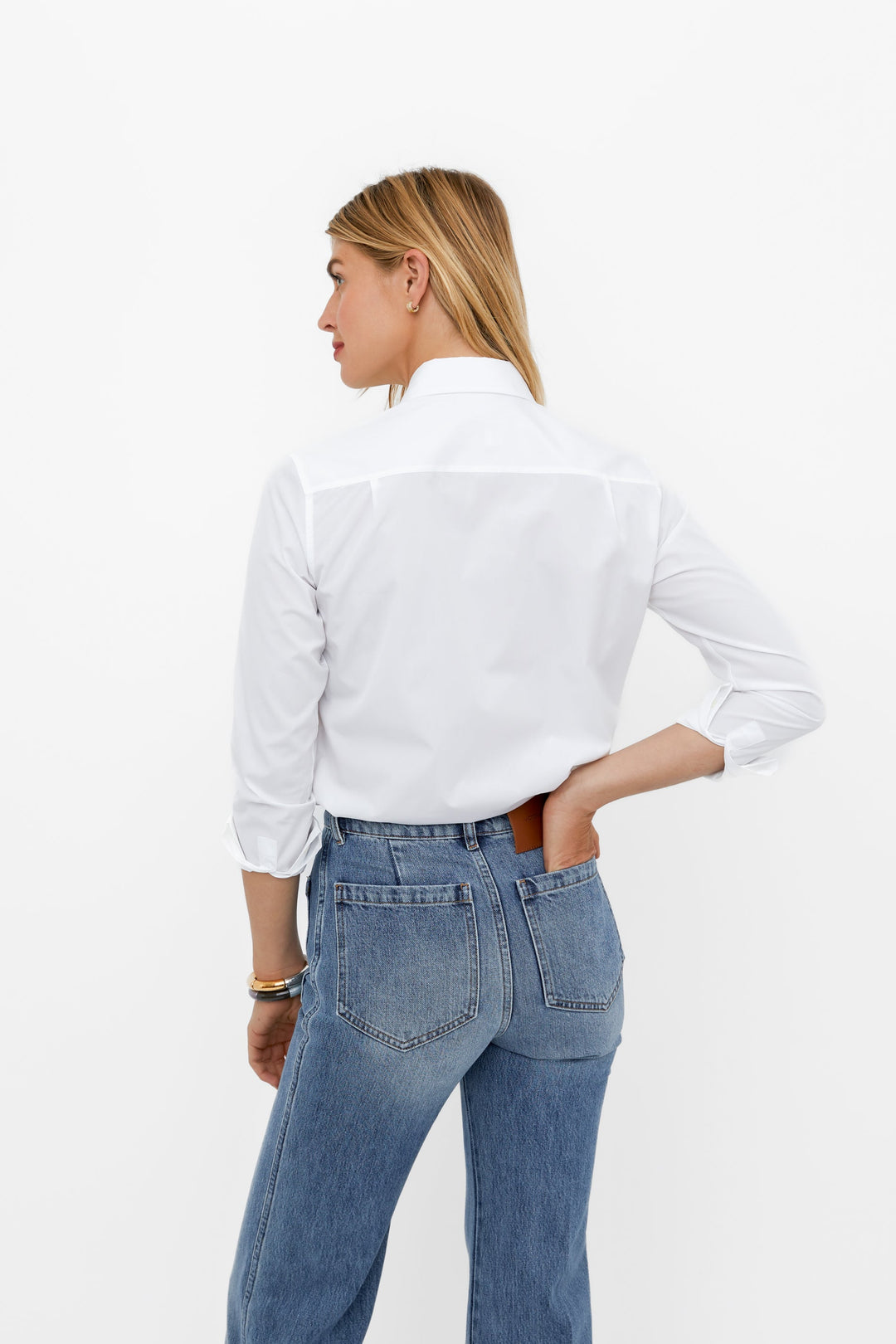WEEKEND: THE RIGHT WHITE: SALE
