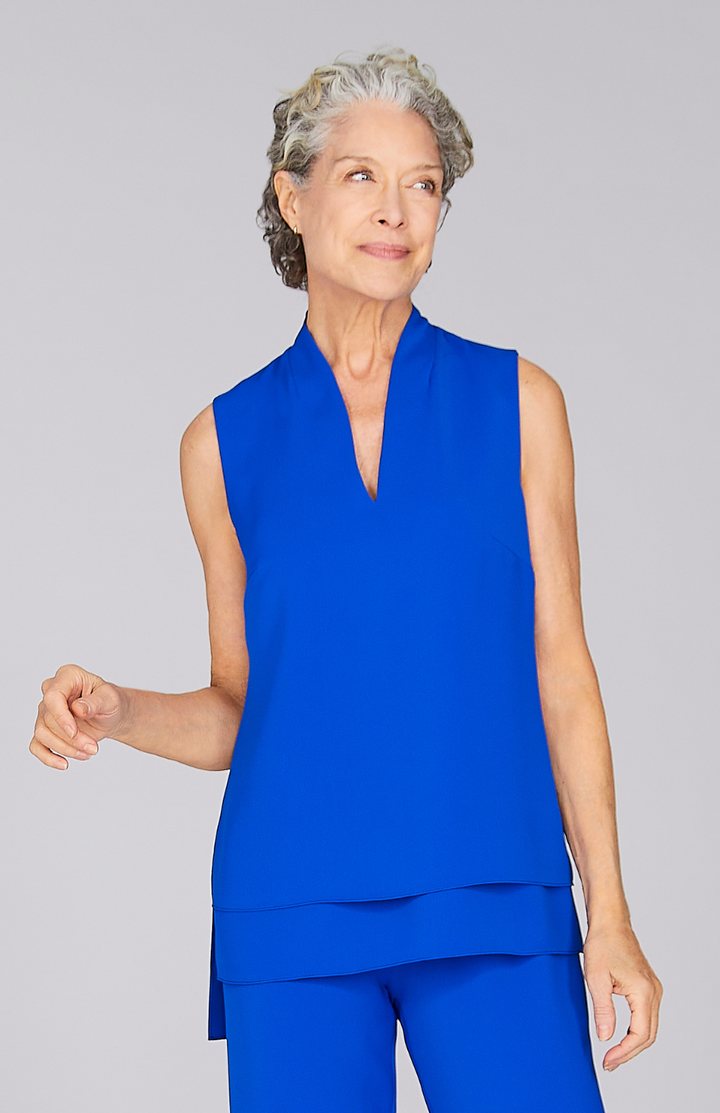 Nancy is 5'9" and wearing Cobalt in XS.